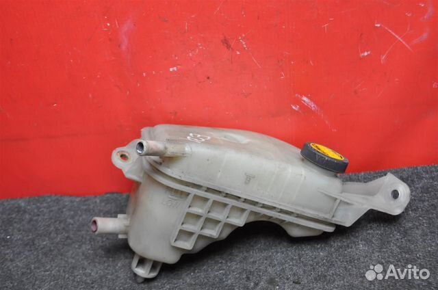 Расширительный бачок toyota auris ZRE151