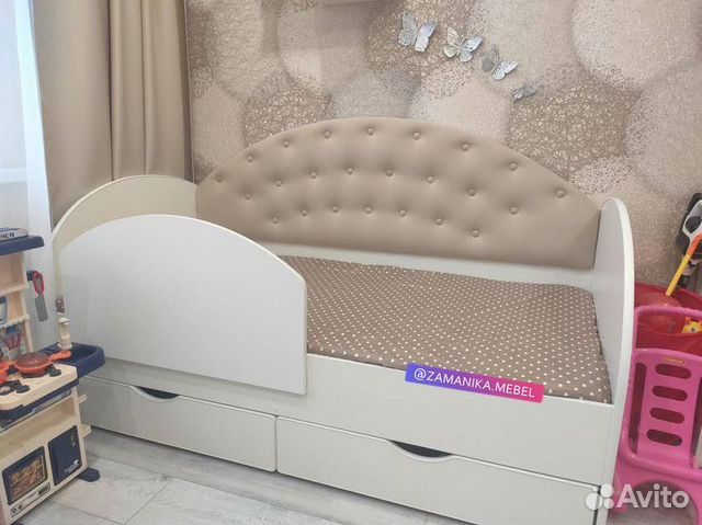Детская кровать с мягкой спинкой