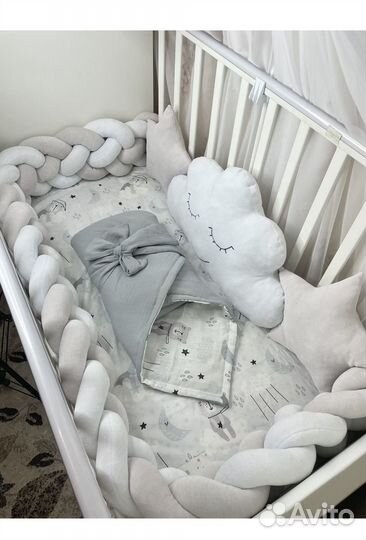 Бортик косичка в кроватку новые