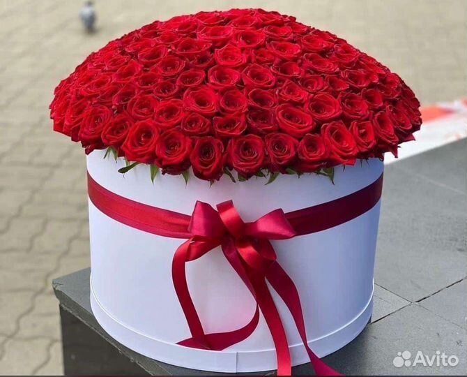 Розы в шляпной коробке