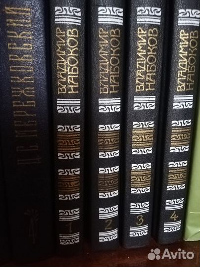 Продаю собрание сочинений. Торг уместен
