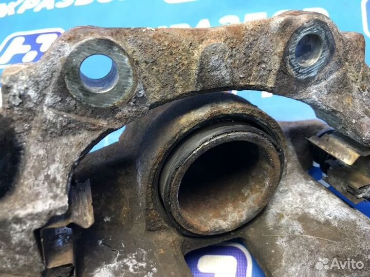 Суппорт передний левый Citroen C4 1.6 EP6 2010