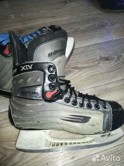 Коньки хоккейные