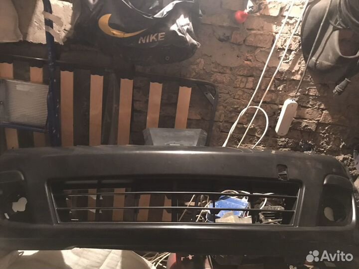 Бампер на nissan tiida