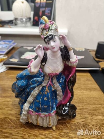 Маска фарфоровая статуэтка