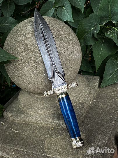 Нож из дамасской стали