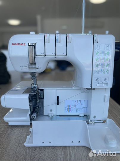 Швейная распошивальная машина Janome cover pro 2