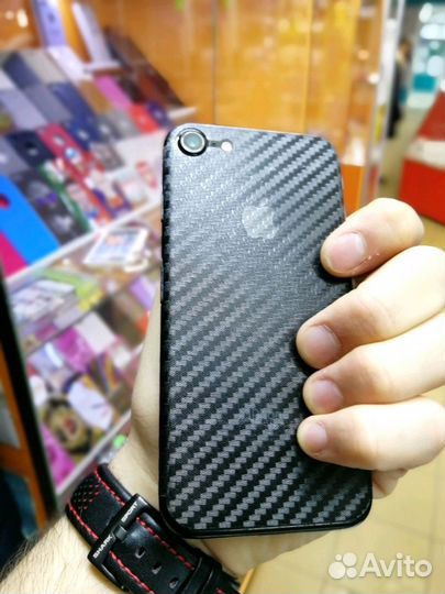 Мобильный телефон