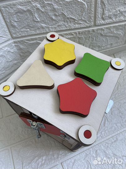 Бизиборд Куб со светом 17х18х17