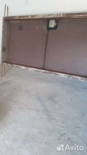 Дверь входная металлическая для сарая или гаража