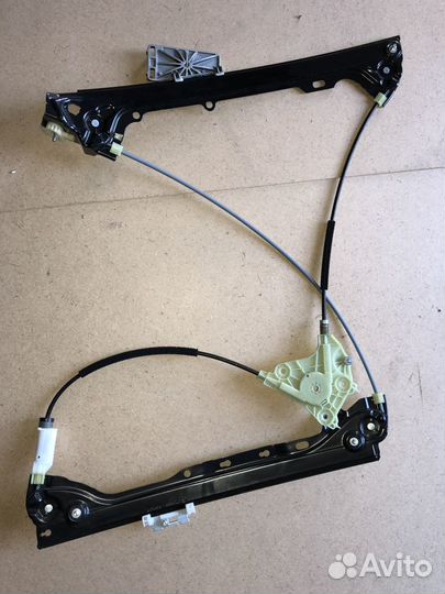 Стеклоподъемник пер лев BMW 3-Ser E92 51337193455