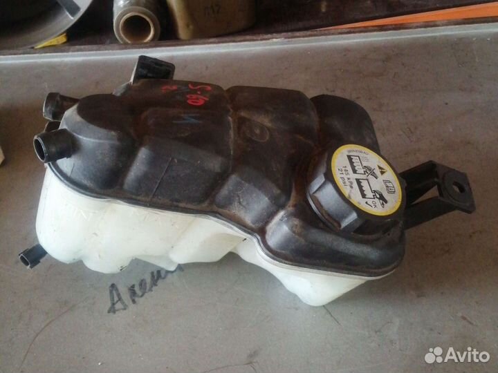 Расширительный бачок на volvo s 60