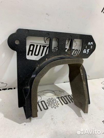 Пыльник передний левый Audi Q5 8R CDN 2011