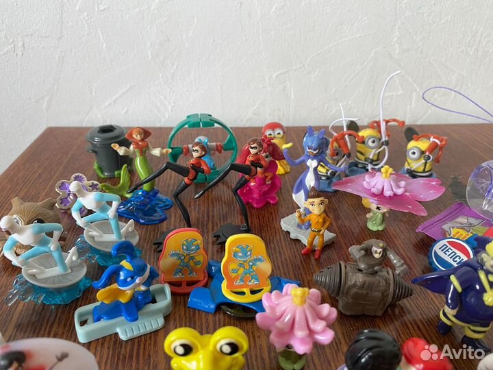 Продам игрушки из киндера + скрепыши