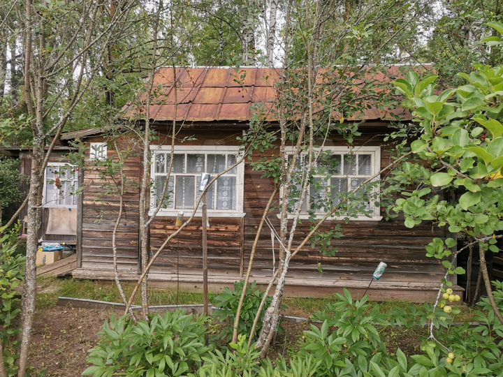 Дом 18 м² на участке 5 сот.
