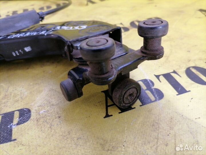 Ролик двери сдвижной Kia Carnival 1 1998-2006