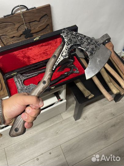 Топор кованый цельный Сварог для дров и костей