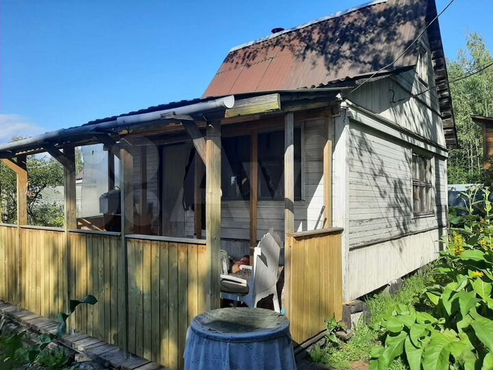 Дом 22 м² на участке 8,6 сот.