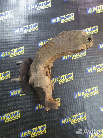 Поворотный кулак передний левый Форд Фокус 2