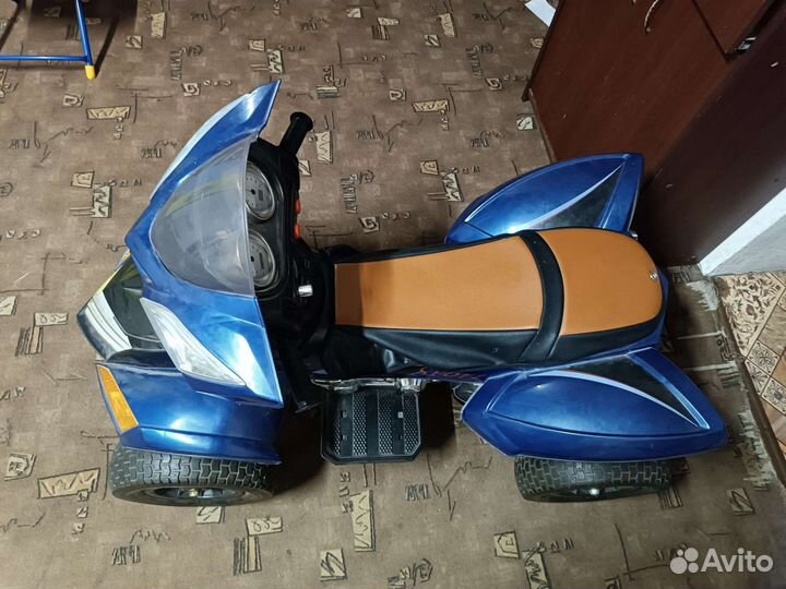 Детский квадроцикл на аккумуляторе