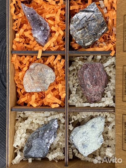 Коллекция минералов в коробке (№1, Кольский )