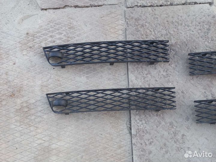 Ford Galaxy/VW Sharan(00-06) решётки бампера перед