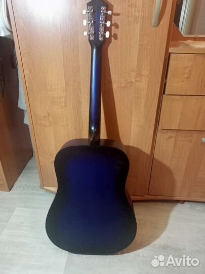 Акустическая гитара
