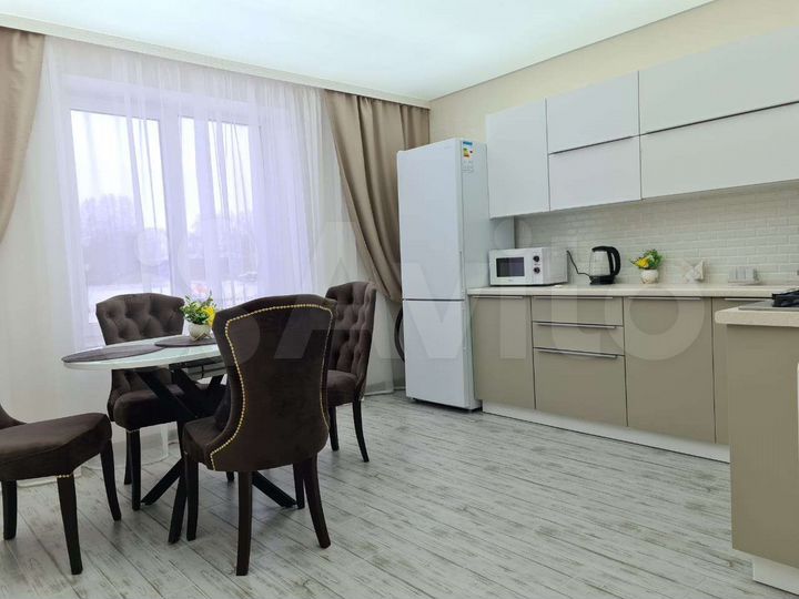 2-к. квартира, 65 м², 1/3 эт.