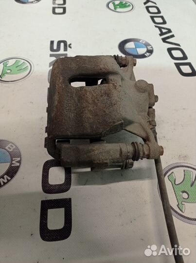 Суппорт передний левый Skoda Octavia