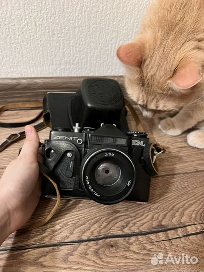 Пленочный фотоаппарат зенит