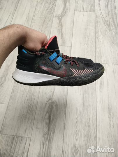 Баскетбольные кроссовки Nike Kyrie