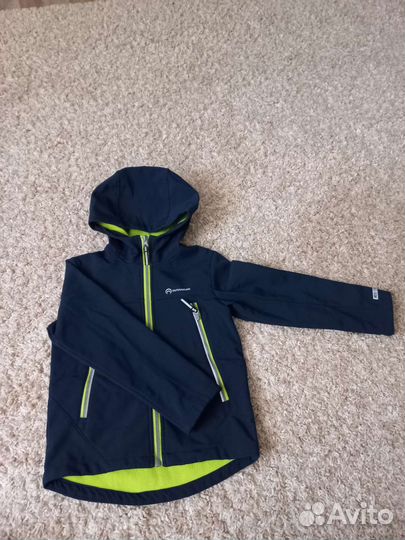 Ветровка на мальчика 122