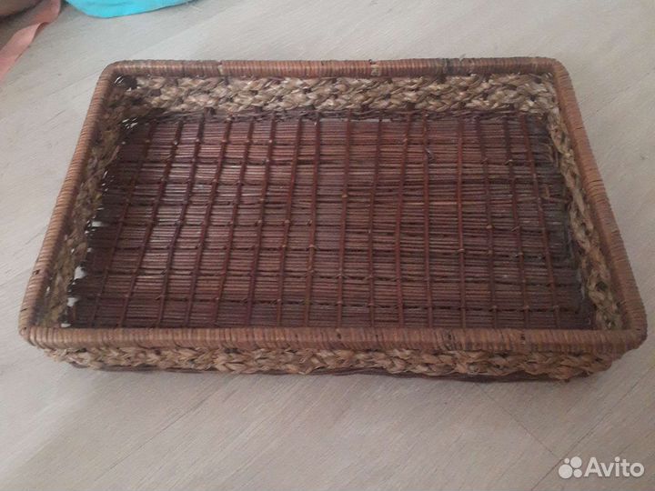 Поднос плетеный