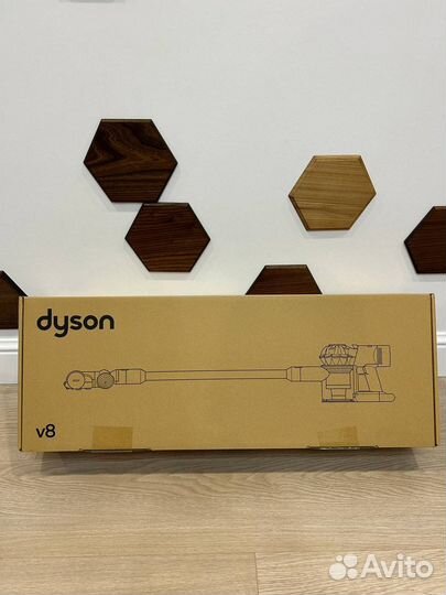 Пылесос Dyson V8 Slim Fluffy (новый, оригинал)