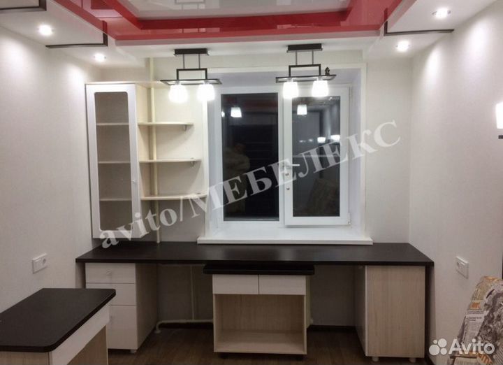 Рабочая зона у окна