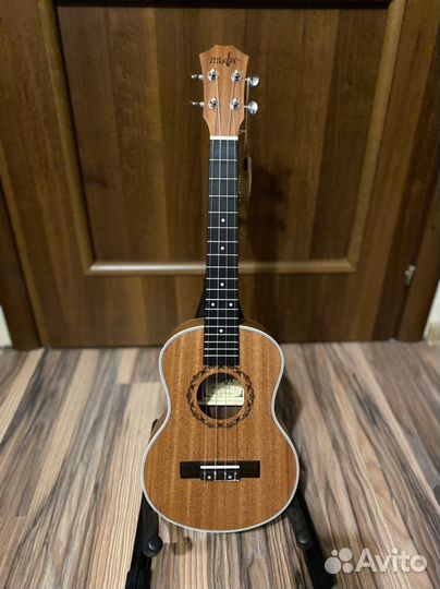 Укулеле Тенор из красного дерева