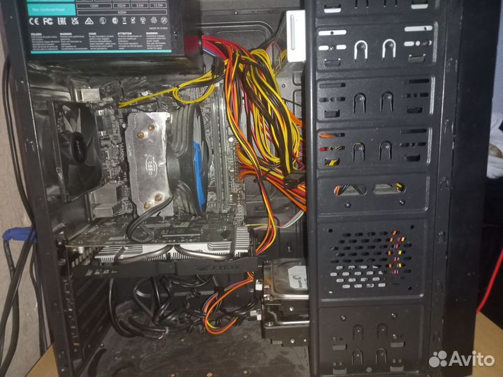 Пк (играть можно, но больше для работы)