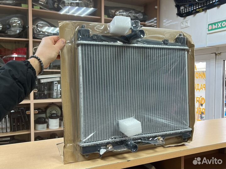 Радиатор охлаждения Тойота Ярис / Эхо / Витц / Пла