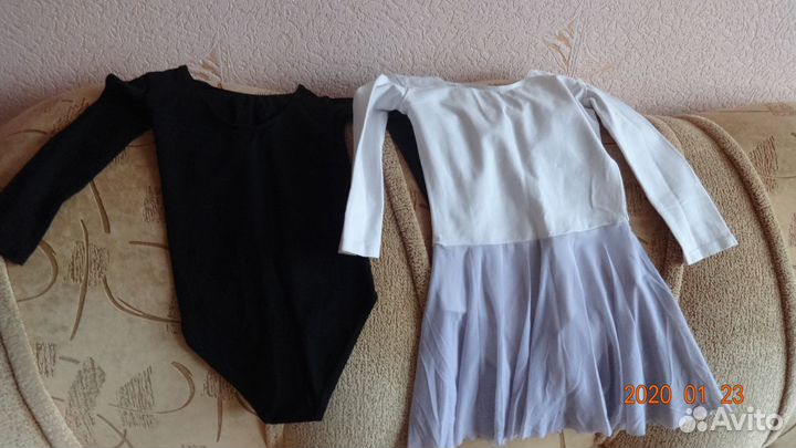 Спортивные купальники разм 34, за два