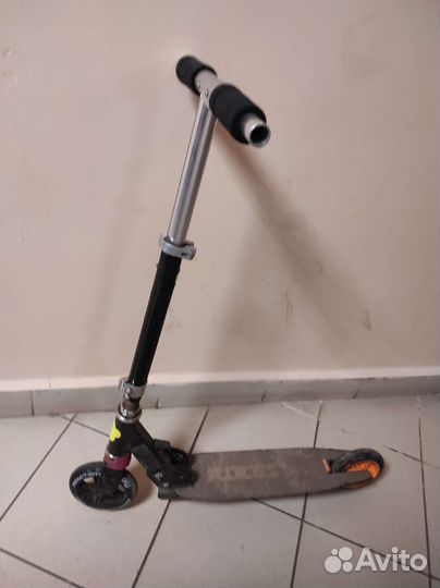 Самокат Roces