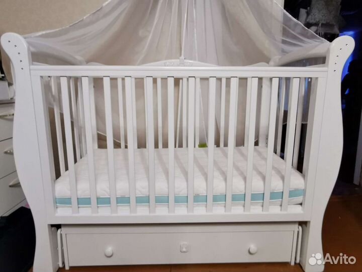 Кровать с матрасом