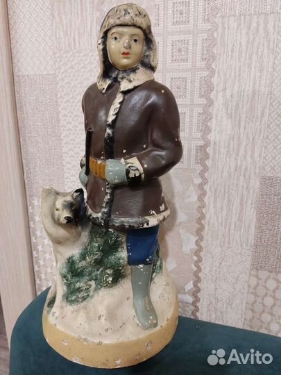 Статуэтка гипсовая СССР, Охотник с собакой. Редкая