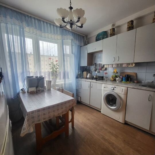 3-к. квартира, 70,3 м², 2/5 эт.