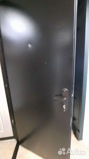Дверь входная металлическая новая