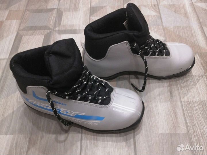 Лыжные ботинки детские 36 размер