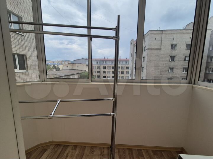 2-к. квартира, 58 м², 4/10 эт.