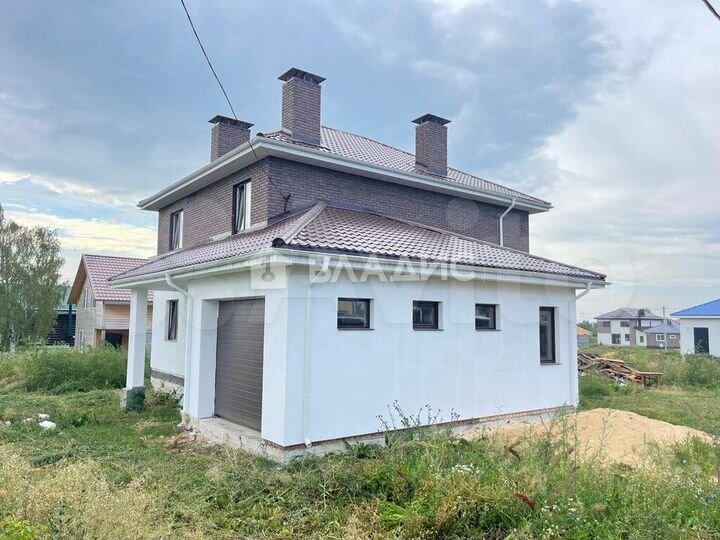 Дом 198 м² на участке 9,3 сот.