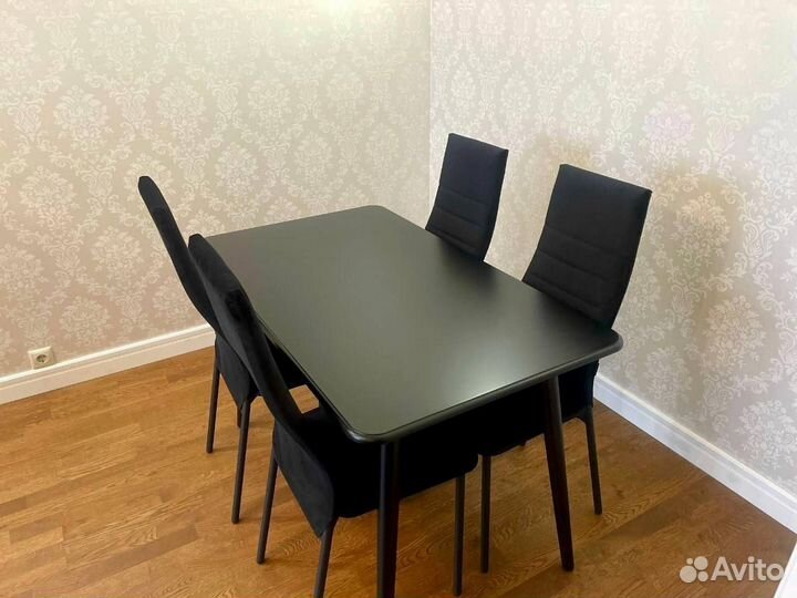 Стол кухонный