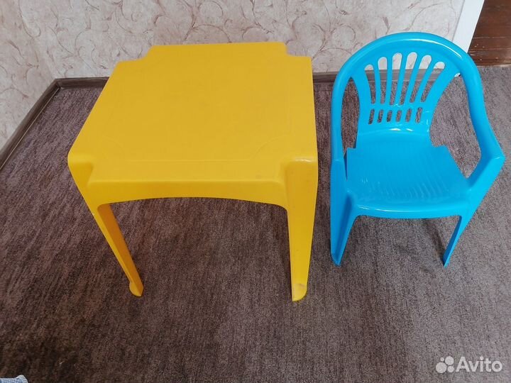 Детский стол и стул