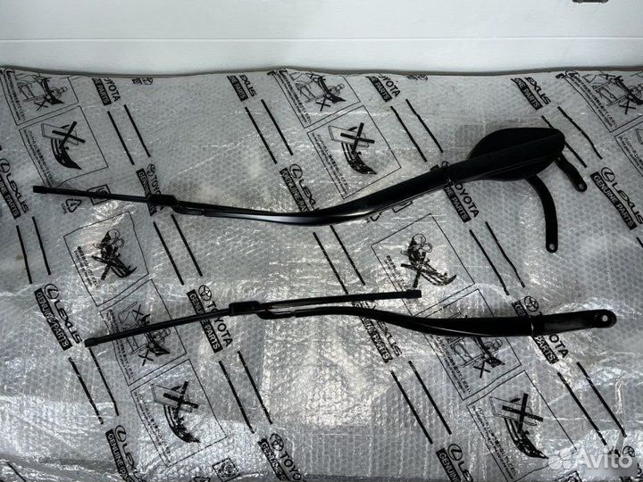 Поводок стеклоочистителя Lexus Rx 4